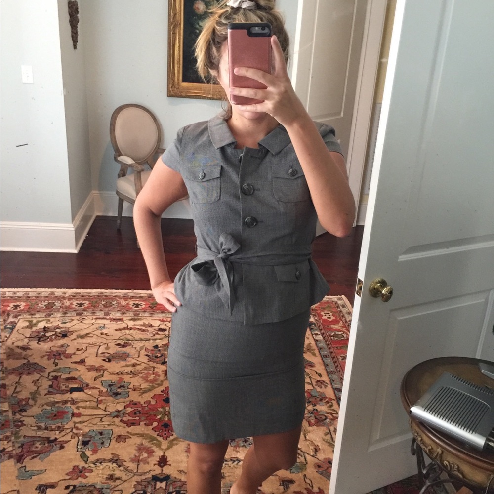 ANN TAYLOR 2-Piece Skirt Suit Set (size 6)